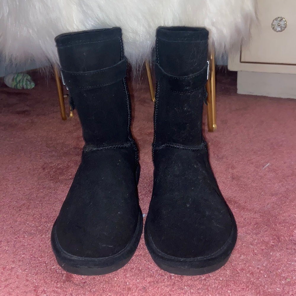 Black bearpaw boots